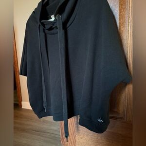 Alo yoga short sleeve hoodie